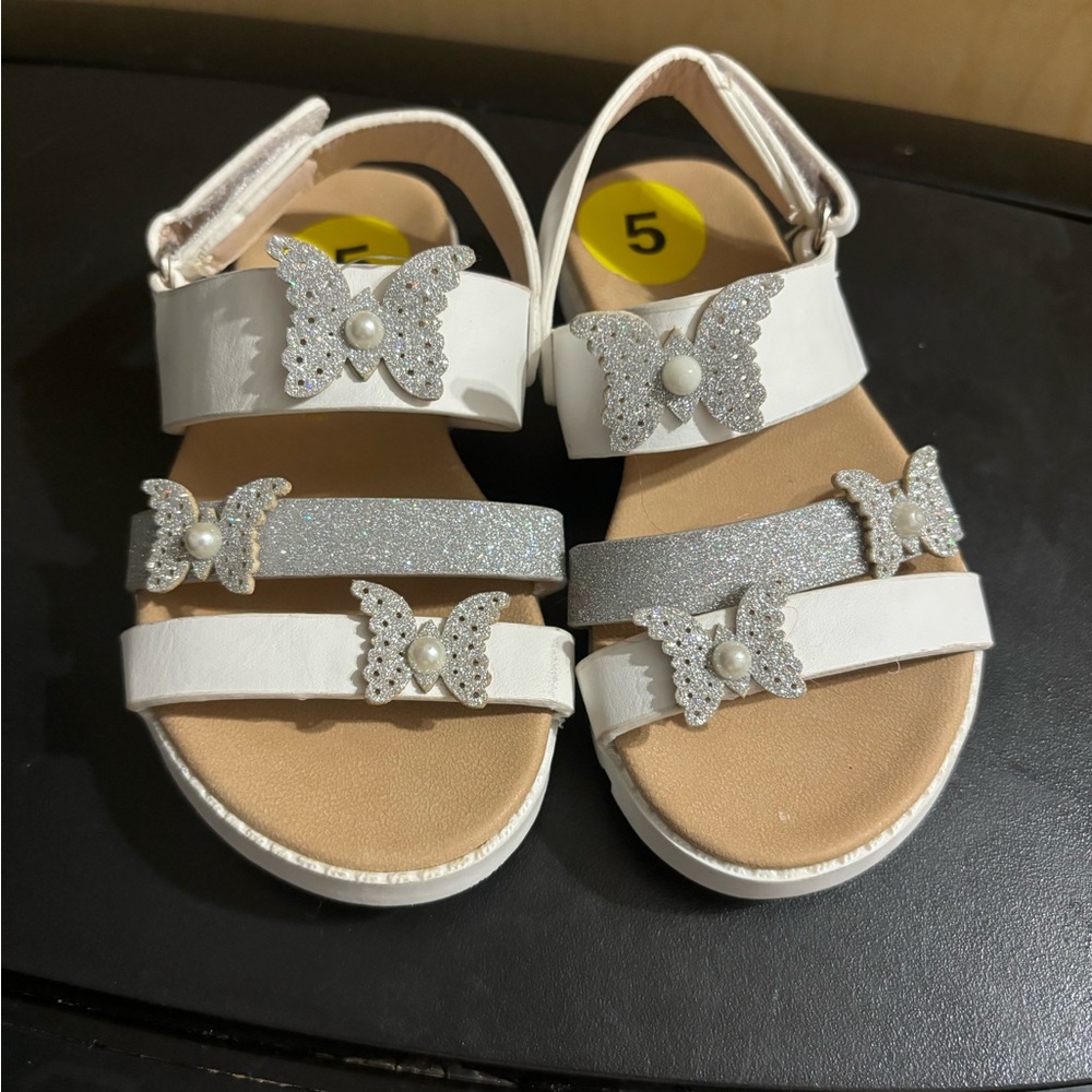 NWOT Tahiti white and silver butterfly sandal 5